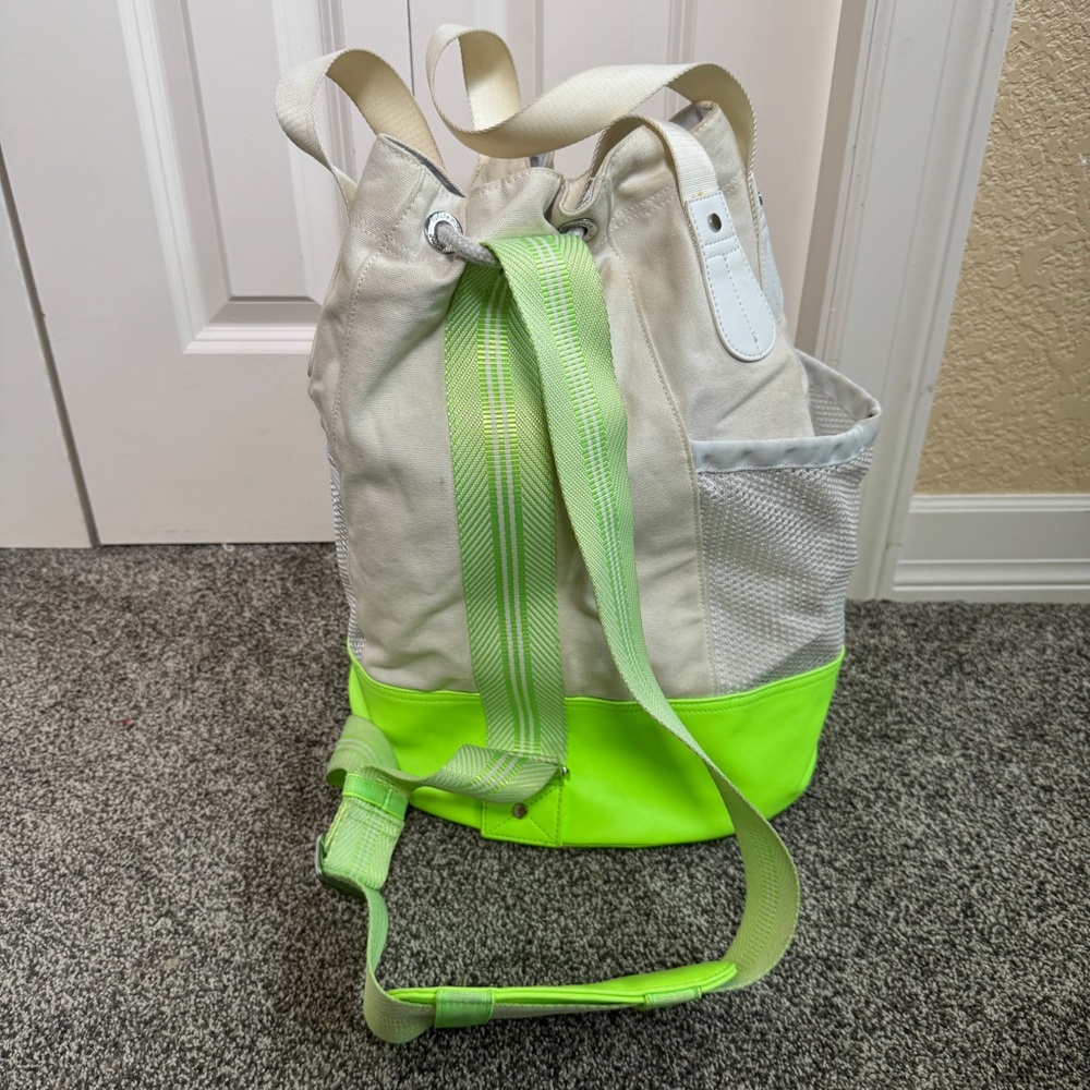 Lululemon Rally Backpack White Neon Green Drawstring Bucket Bag Athletic Gym - Picture 5 of 16